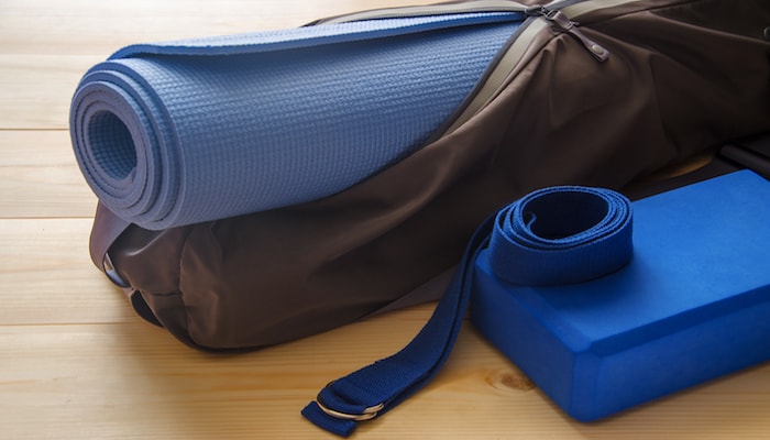 Yoga equipment in bag | DNAfit Blog