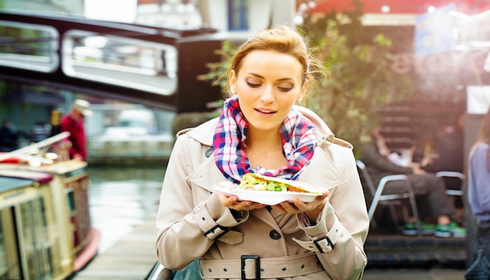 Woman having a healthy meal | DNAfit Blog