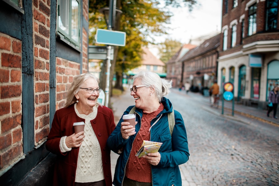 Elderly woman on a coffee walk | DNAfit blog